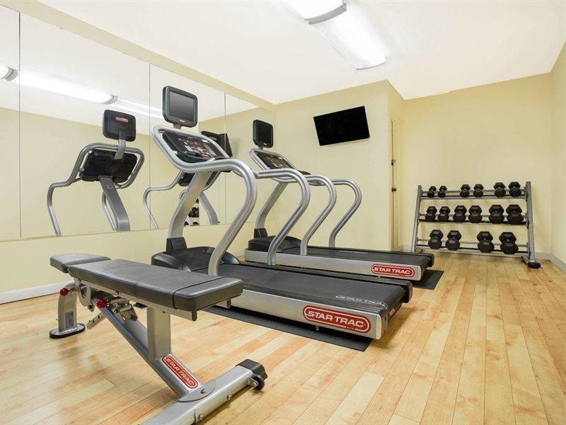 Days Inn By Wyndham Asheville/Mall Екстер'єр фото